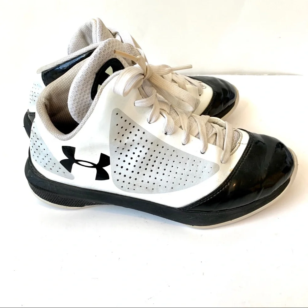 UNDER ARMOUR Boy’s Basketball Sneakers—SZ. 4.5Y